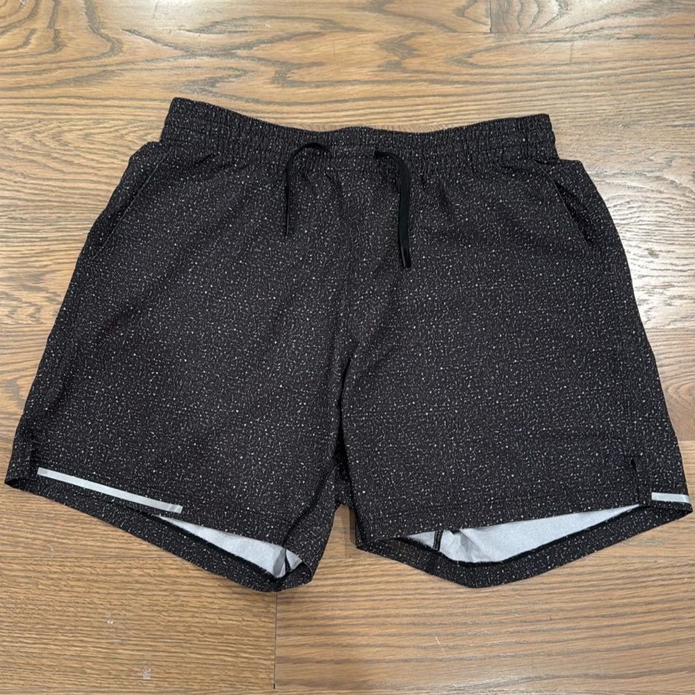 Bearbottom Men Shorts 5.5 in medium